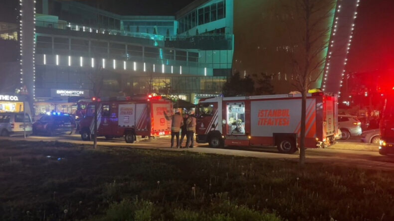 Alışveriş merkezinde yangın paniği