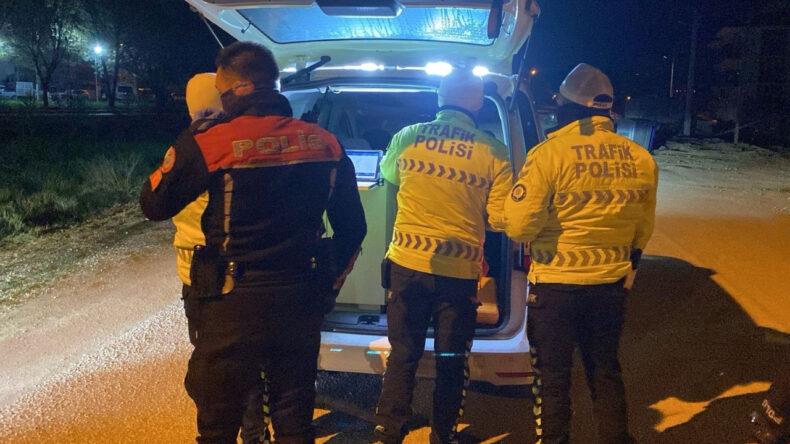 Alkolmetreye &Uuml;flemeyen Ehliyetsiz S&uuml;r&uuml;c&uuml;ye 200 Bin TL Ceza
