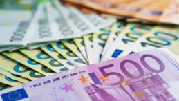 Almanya&rsquo;da &ccedil;alışanlara bonus, akaryakıta ge&ccedil;ici indirim