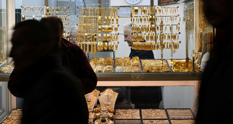 Altında b&uuml;y&uuml;k d&uuml;ş&uuml;ş: 2008 krizinden bu yana ilk