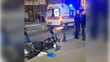 Ambulans ile motosiklet &ccedil;arpıştı: S&uuml;r&uuml;c&uuml; yaşamını yitirdi