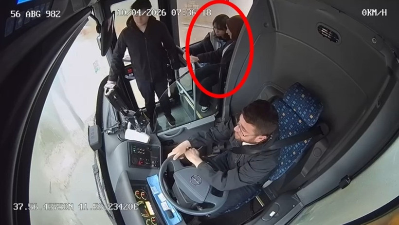 Otobüs içinde fenalaşan çocuk