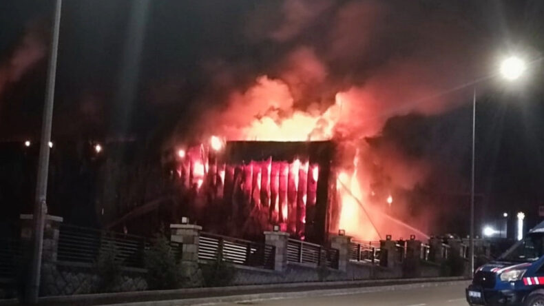 Ankara'da Fabrika Yangını