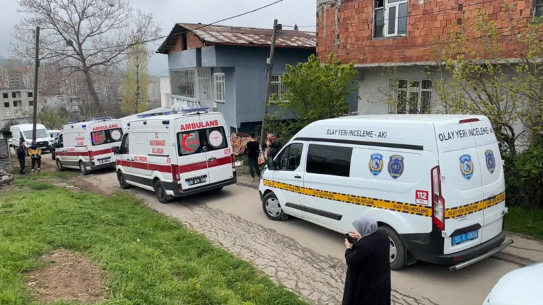 Annesini &Ouml;ld&uuml;r&uuml;p Kendini Vurdu