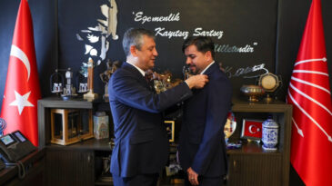 Arif Kocabıyık CHP'ye Katıldı