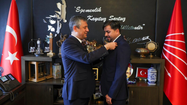 Arif Kocabıyık CHP'ye Katıldı