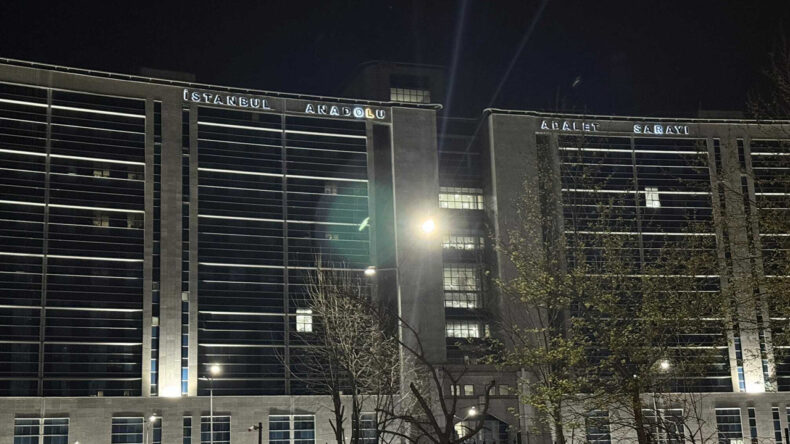 Ataşehir Belediyesi soruşturmasında g&ouml;zaltına alınanlar adliyede