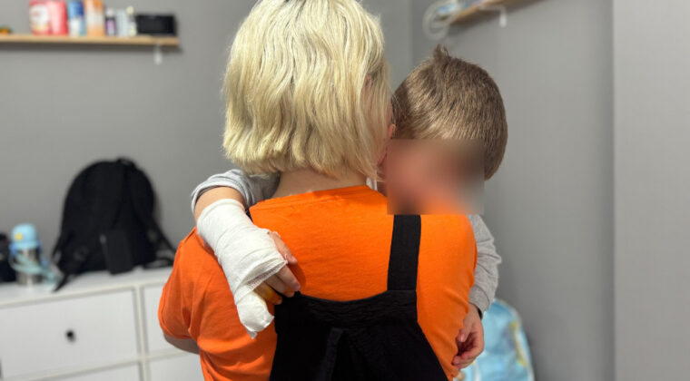 AVM'deki kazada 3 yaşındaki &ccedil;ocuk parmağını kaybetti