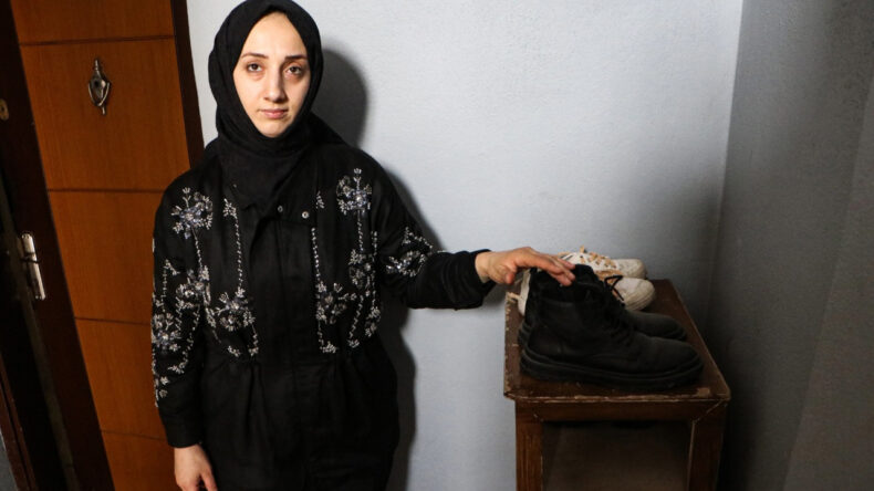 Ayakkabılıktaki anahtarla eve girip altın ve parayı &ccedil;aldılar