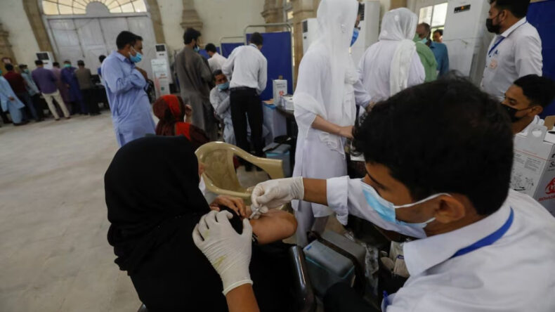 Aynı şırıngayı tekrar tekrar kullandılar, 331 &ccedil;ocuk HIV kaptı