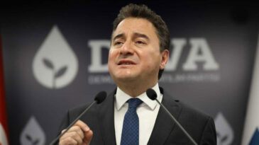 Babacan: T&uuml;rkiye'de bir şey değişecek, sonra her şey değişecek