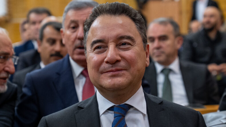 Babacan&rsquo;dan AKP ile iş birliği iddialarına yanıt