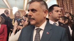 Bakan &Ccedil;ift&ccedil;i'den CHP heyeti ile yaptığı g&ouml;r&uuml;şme hakkında 'o bana kalsın' yanıtı
