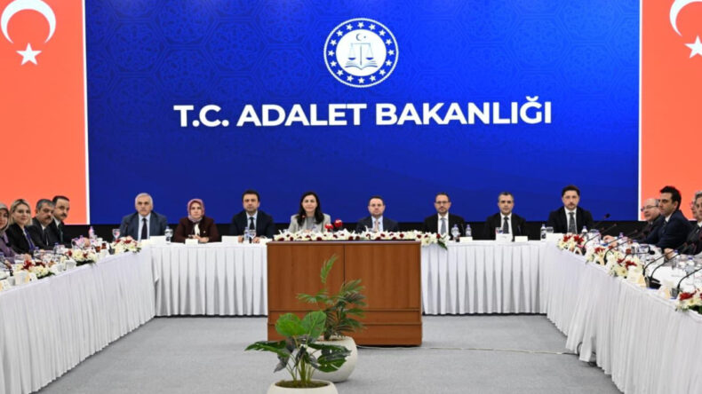 Bakan Gürlek'ten 'suça sürüklenen çocuklar' açıklaması