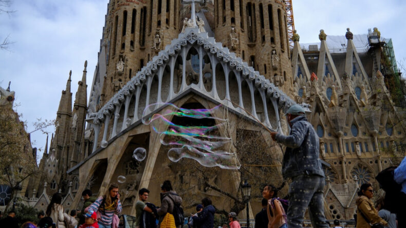 Bakan uyardı: U&ccedil;ak biletini şimdi alın, fiyatlar artacak