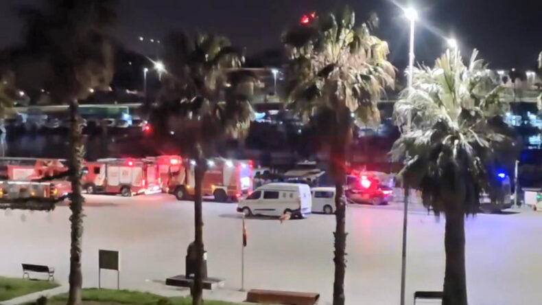 Bakırk&ouml;y&rsquo;de yatta yangın: 1 kişi hayatını kaybetti