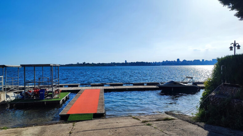 Baraj G&ouml;l&uuml;nde Boğulma Tehlikesi Ge&ccedil;iren Gen&ccedil; Hastaneye Kaldırıldı