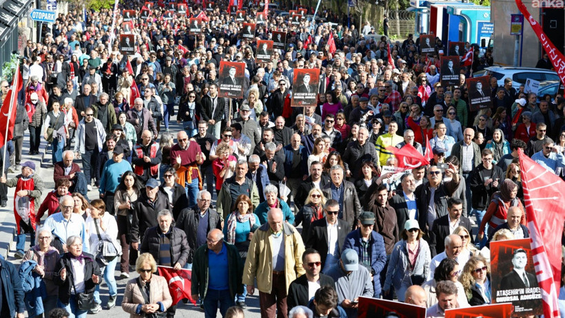 Özgür Çelik açıklama yaparken