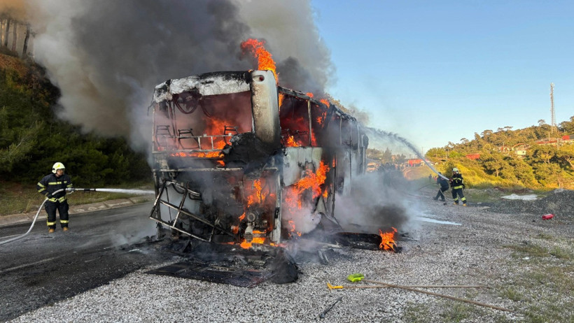 Yangına müdahale eden ekipler