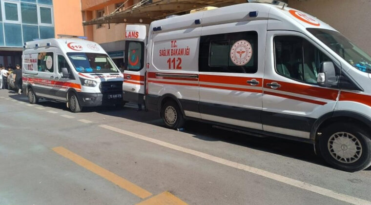 Batman'da Bı&ccedil;aklı ve Sopalı Kavga: 1 Yaralı