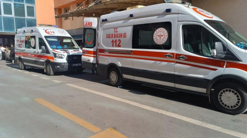 Batman'da Bı&ccedil;aklı ve Sopalı Kavga: 1 Yaralı