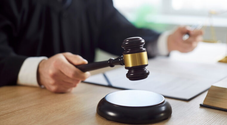 Bilgisayarı teslim etmeyen eski muhtara Ağır Ceza'da dava a&ccedil;ıldı