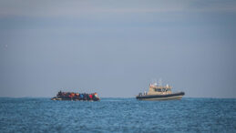 Bir g&ouml;&ccedil;men faciası daha: Akıntıya kapılarak &ouml;ld&uuml;ler
