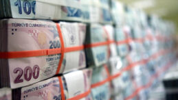 B&uuml;t&ccedil;e martta 230 milyar TL a&ccedil;ık verdi