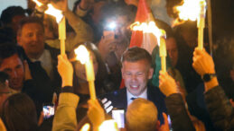 B&uuml;t&uuml;n d&uuml;nyanın izlediği se&ccedil;imi onlar da kaybetti… Kim bu Viktor Orban'ı deviren Peter Magyar?