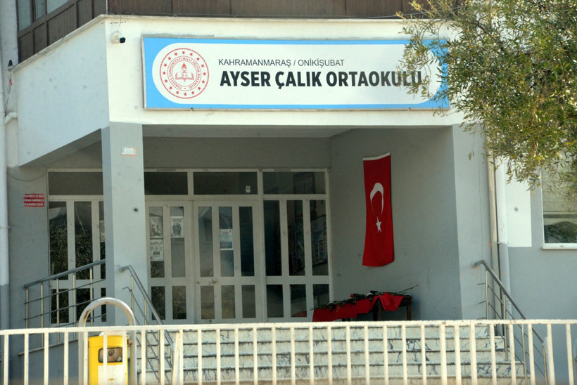 Ayser Çalık Ortaokulu bahçesi
