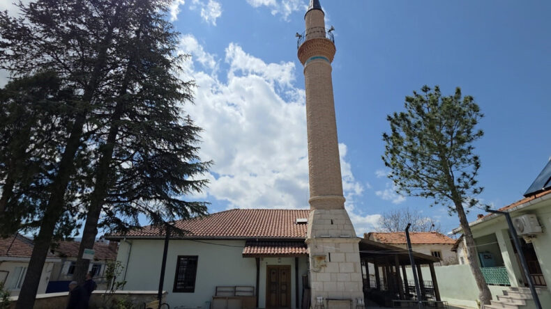 Caminin duvar boşluğundaki sır y&uuml;zyıllar sonra ortaya &ccedil;ıktı