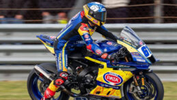 Can &Ouml;nc&uuml;, Hollanda'da podyumda