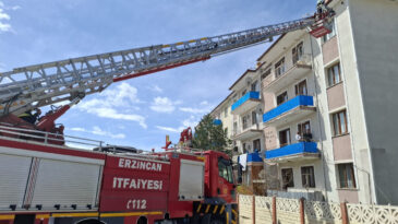 &Ccedil;aresiz Kuşun İmdadına İtfaiye Yetişti