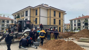 İş&ccedil;i G&ouml;&ccedil;&uuml;k Altında Kaldı