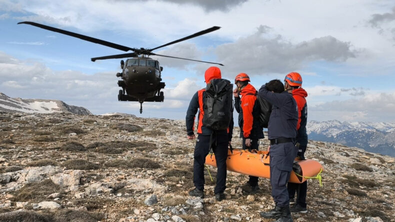 &Ccedil;iriş toplarken &ouml;ld&uuml; cenazesi helikopterle alındı