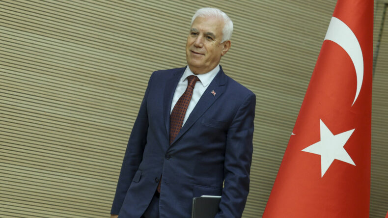 CHP Bursa'da Se&ccedil;imi Boykot Etti: Belediye Karıştı