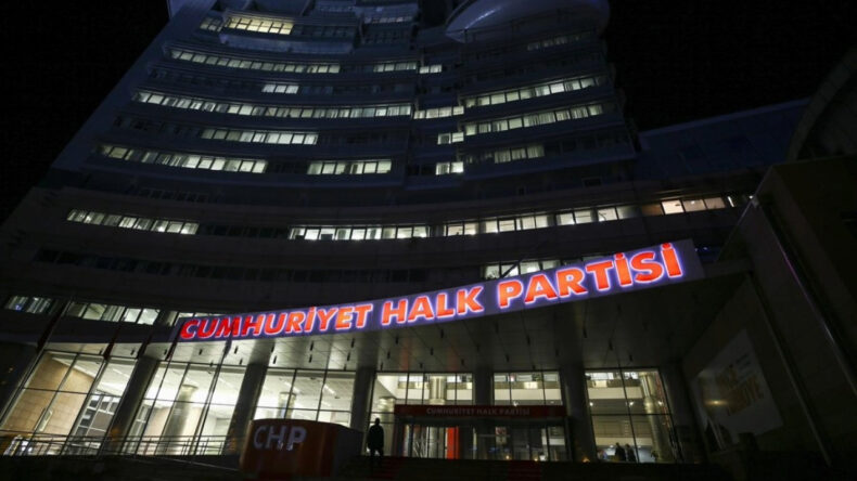 CHP'den 'kırmızı &ccedil;izgi' &ccedil;ıkışı: İhra&ccedil; edeceğiz