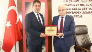CHP'li Başkandan İstifa Eden Yardımcısına: Emeklilik Dilek&ccedil;esi Verdi