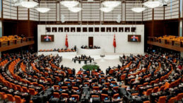 CHP'nin "T&uuml;rkiye'deki darbelerin sorumluları araştırılsın" &ouml;nergesi AKP-MHP oylarıyla reddedildi