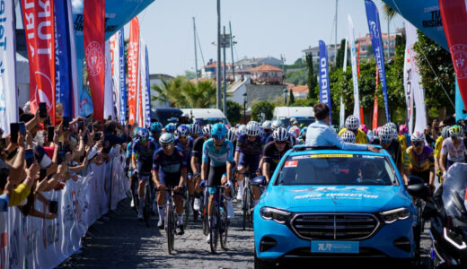 Cumhurbaşkanlığı T&uuml;rkiye Bisiklet Turu &Ccedil;eşme'den yola &ccedil;ıktı