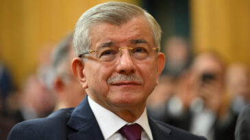 Davutoğlu'ndan yas &ccedil;ağrısı: Ma&ccedil;lar tezah&uuml;ratsız izlensin