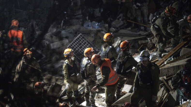 Demir Kubbe'yi delip ge&ccedil;ti: Hizbullah 'tespiti zor' yeni silahını kullandı