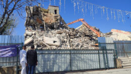 Denetimsiz Yıkım Hasara Yol A&ccedil;tı: Belediye Firmaya 160 Bin TL Ceza Kesti