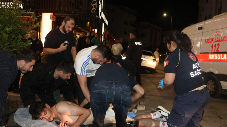 Derbi sonrası bı&ccedil;aklı saldırı: Galatasaray taraftarı yaralandı