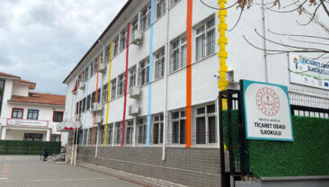 Ders dinlerken yaralandılar: 3 &ouml;ğrenci tedavi edildi