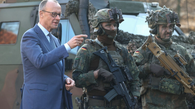 Dikkat &ccedil;eken &ouml;neri: 'Yedek askerlik yaşı 70'e &ccedil;ıkarılsın'