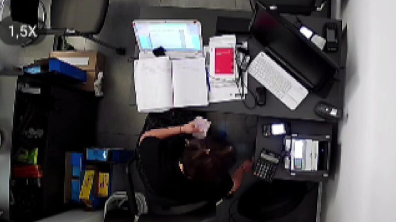 Diş kliniğinde 25 milyonluk vurgun iddiası: 20 yıllık &ccedil;alışan kameraya yakalandı
