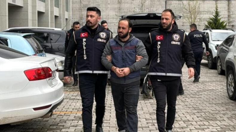 Doğum Yapan Kız Kardeşlerini Hastanede Bı&ccedil;akladılar