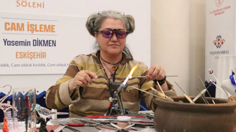 Doktor Tavsiyesiyle Başladı, Mesleği Oldu