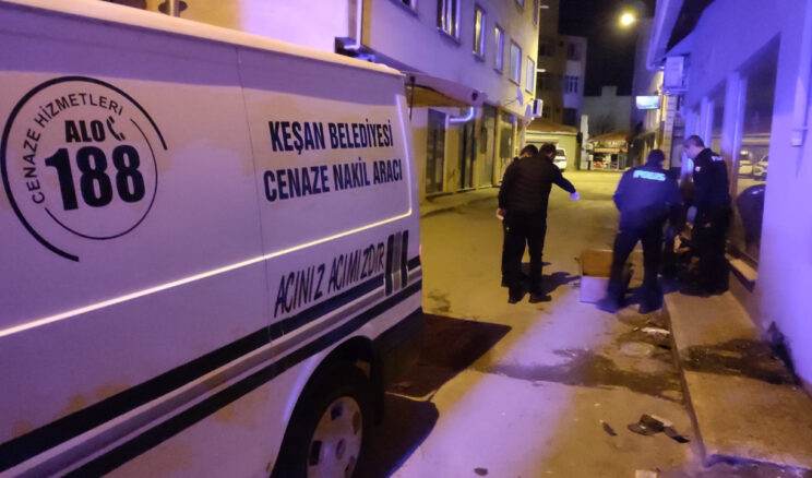 Duvar Dibinde &Ouml;l&uuml; Bulundu